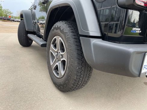 Used 2020 Jeep Wrangler Sport AWD/4WD image 17