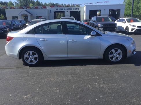 Used 2016 Chevrolet Cruze LT FWD image 6