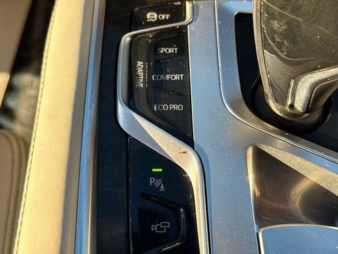 Used 2016 BMW 740i RWD image 27