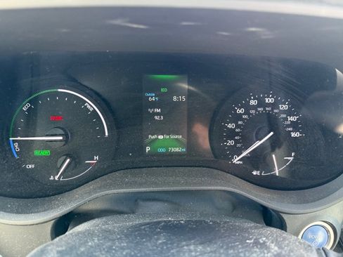 Used 2022 Toyota Sienna XLE image 9