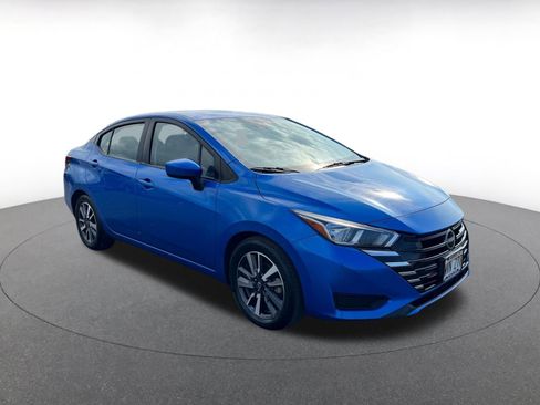 Used 2023 Nissan Versa SV image 1
