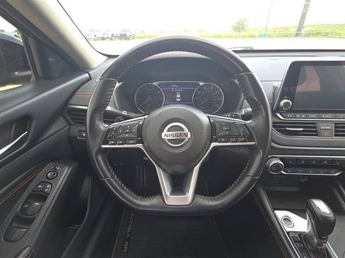 Used 2019 Nissan Altima 2.5 SR w/ SR Premium Package AWD/4WD image 12