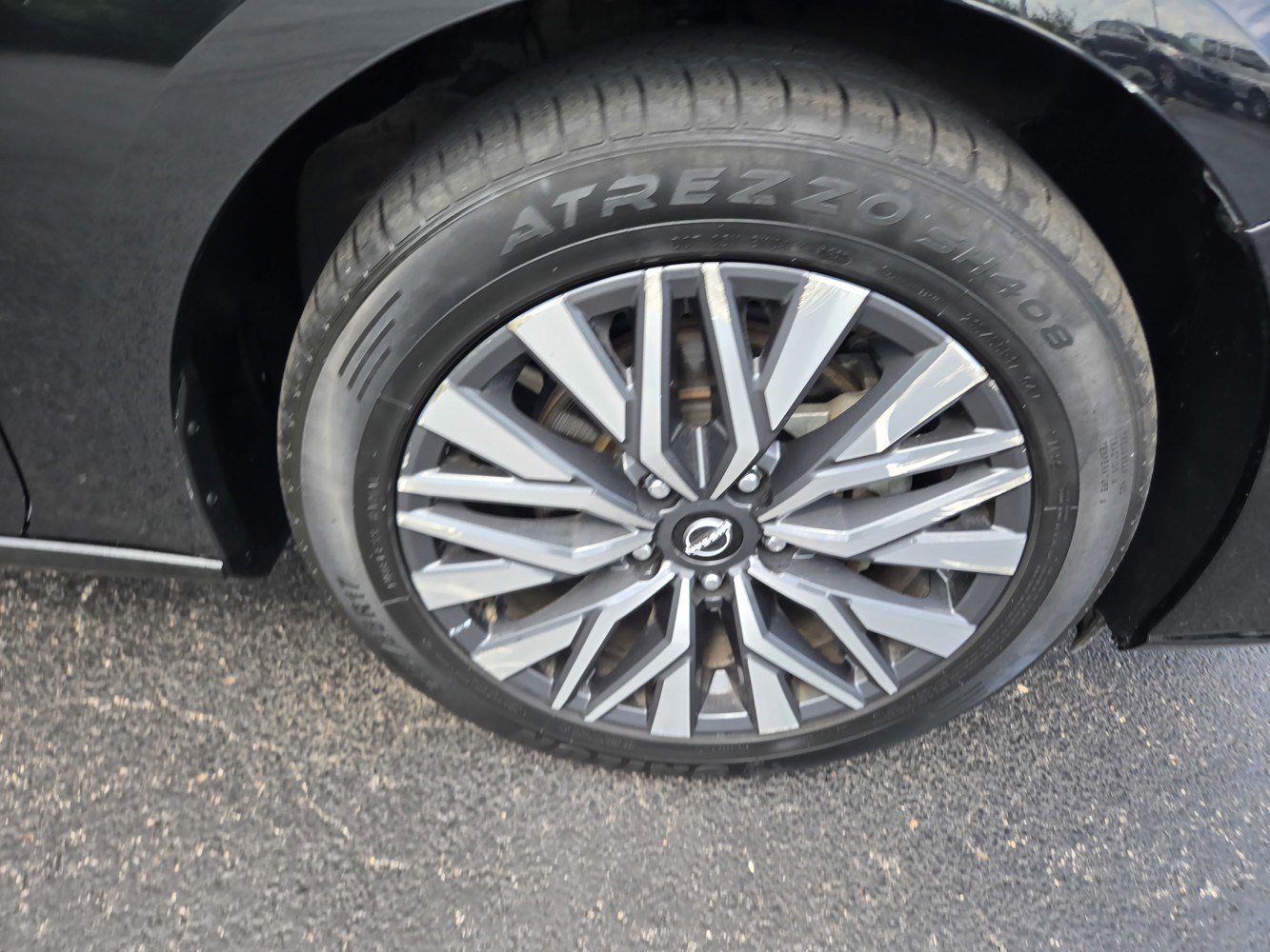 Used 2024 Nissan Altima 2.5 SV FWD image 40