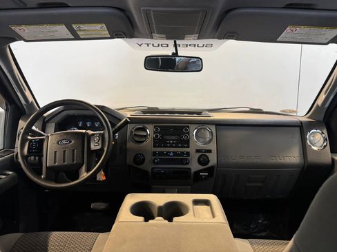 Used 2015 Ford F250 XLT w/ Camper Package AWD/4WD image 11