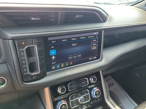 Used 2021 GMC Yukon Denali w/ Denali Premium Package AWD/4WD image 30