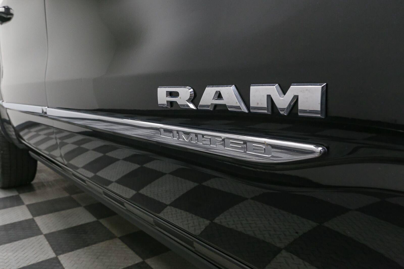 Used 2022 RAM 1500 Limited w/ Body-Colour Bumper Group AWD/4WD image 8