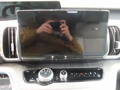 Used 2025 Ford Expedition Max Platinum w/ Platinum Ultimate Package image 54