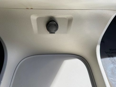 Used 2017 Toyota Sienna XLE w/ XLE Navigation Package AWD/4WD image 24
