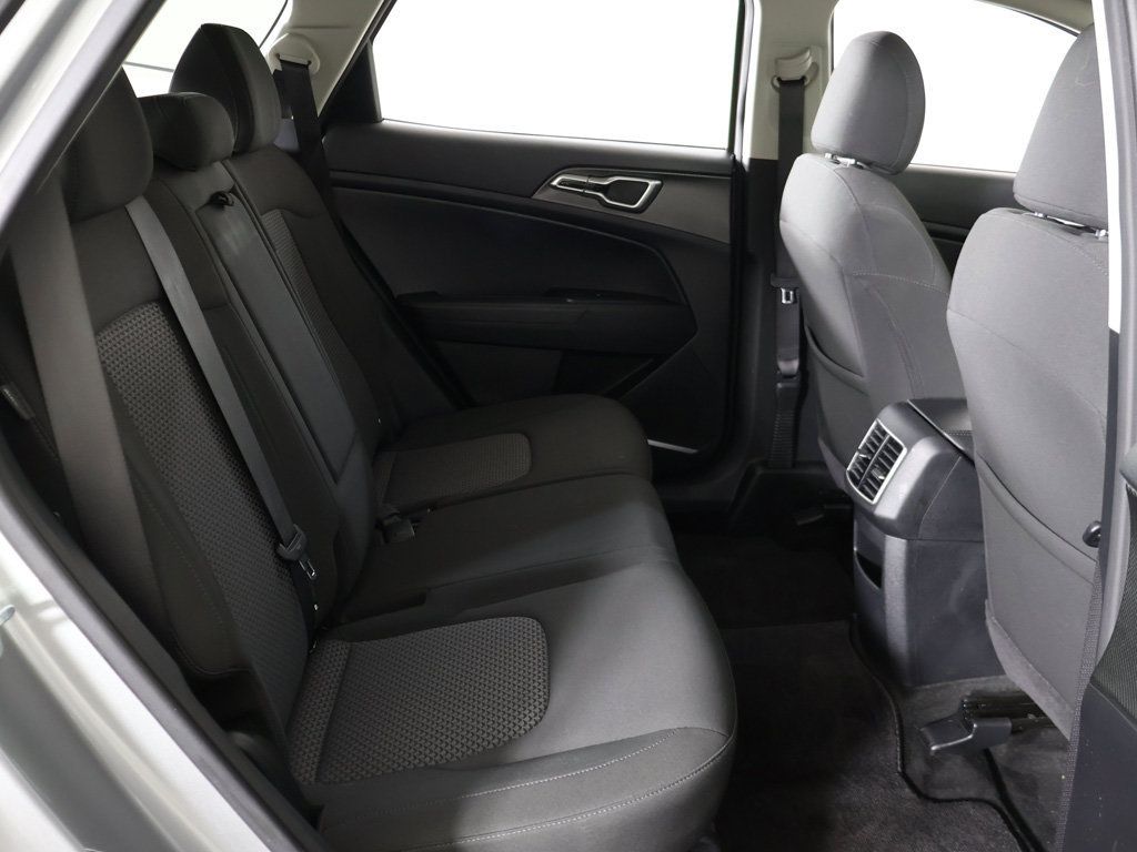 Used 2024 Kia Sportage LX FWD image 31