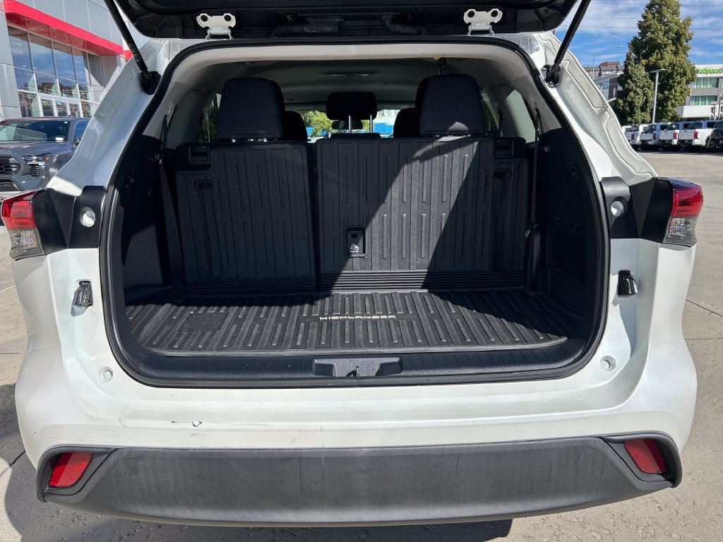 Certified 2020 Toyota Highlander L FWD image 14