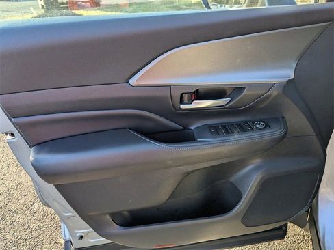 Used 2025 Toyota Grand Highlander XLE image 22