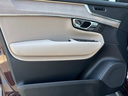 Certified 2025 Volvo XC90 B5 Core w/ Climate Package image 10