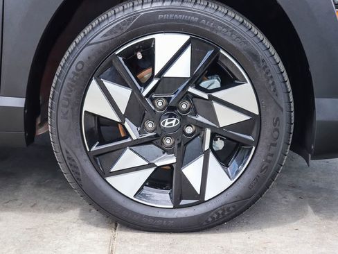 Used 2024 Hyundai Kona SEL w/ Convenience Package FWD image 9