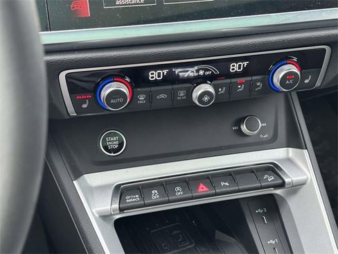 Certified 2025 Audi Q3 2.0T Premium Plus w/ Premium Plus Package image 32