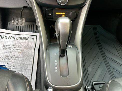 Used 2020 Chevrolet Trax LT w/ LT Convenience Package AWD/4WD image 19