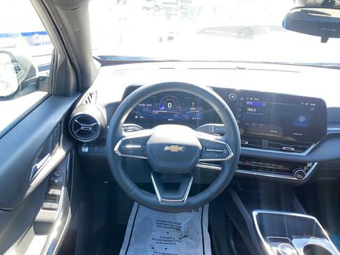 Used 2026 Chevrolet Equinox LT image 19