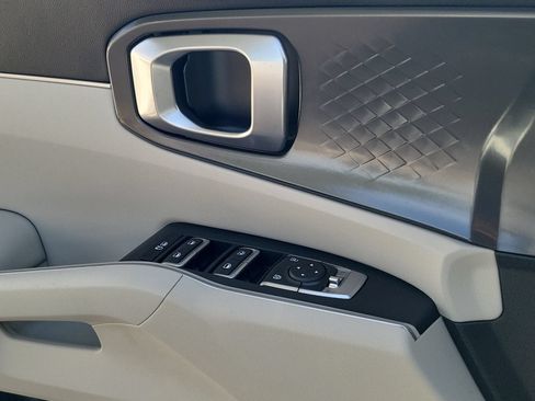 Used 2023 Kia Sorento S FWD image 19