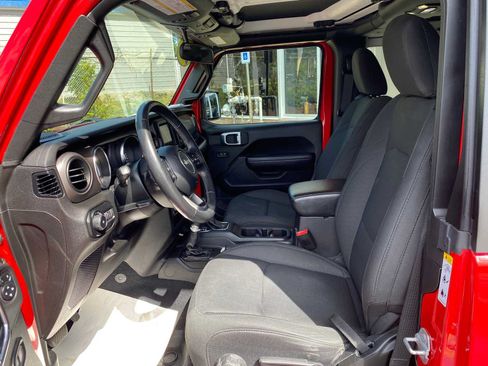 Used 2019 Jeep Wrangler Sport AWD/4WD image 10