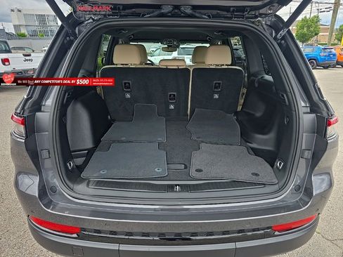 Used 2024 Jeep Grand Cherokee Limited w/ Black Appearance Package RWD image 21
