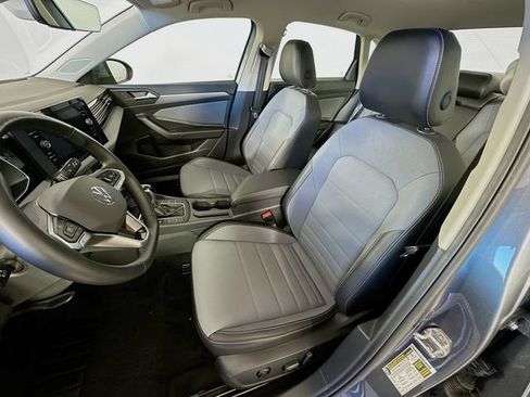 Used 2025 Volkswagen Jetta SE FWD image 27