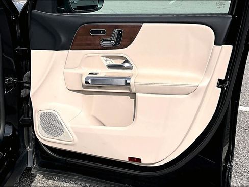 Certified 2023 Mercedes-Benz GLB 250 4MATIC image 23