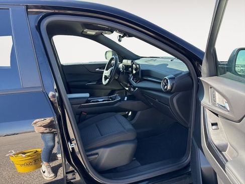 Used 2025 Chevrolet Equinox LT AWD/4WD image 23