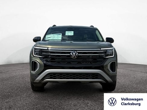 New 2025 Volkswagen Atlas Peak Edition SE image 8