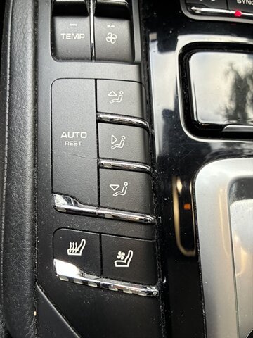 Used 2017 Porsche Cayenne AWD/4WD image 13