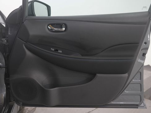 Used 2024 Nissan Leaf SV Plus image 11