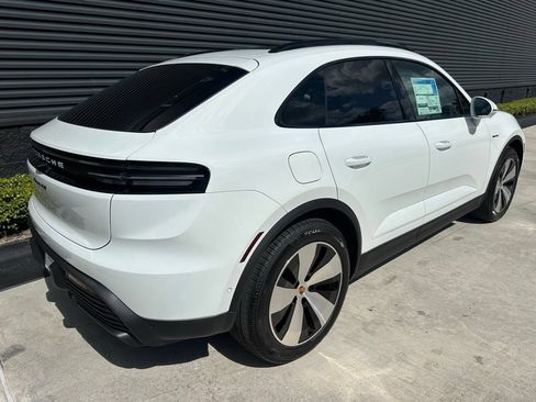 Used 2026 Porsche Macan 4S Electric AWD/4WD image 9