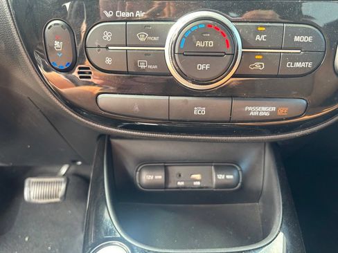 Used 2015 Kia Soul ! w/ Sun & Sound Package FWD image 18