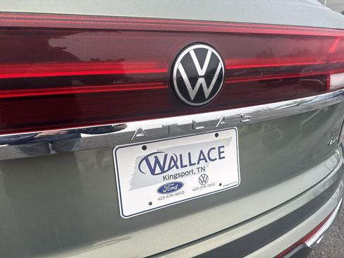 New 2026 Volkswagen Atlas Cross Sport SEL AWD/4WD image 6