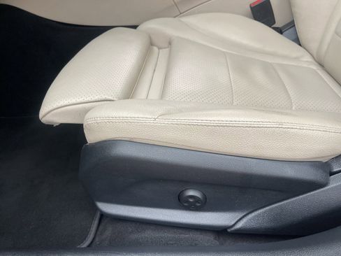 Used 2018 Mercedes-Benz C 300 Sedan image 22