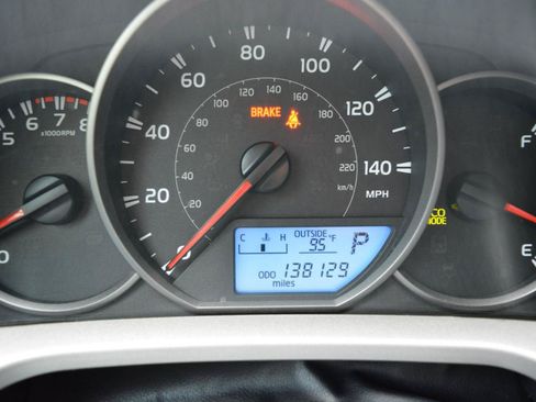 Used 2016 Toyota RAV4 LE FWD image 20