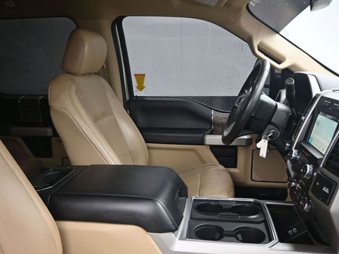 Used 2018 Ford F250 Lariat w/ Chrome Package image 12