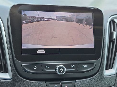 Used 2022 Chevrolet Malibu LT FWD image 17