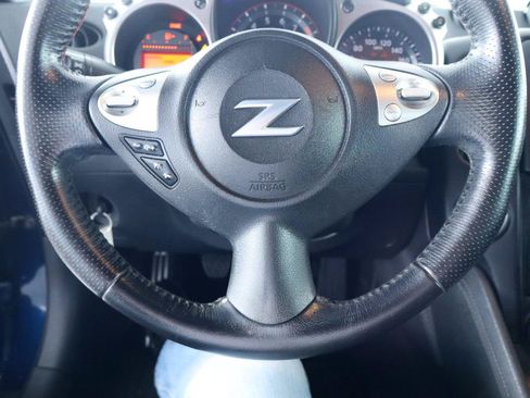 Used 2017 Nissan 370Z Coupe RWD image 21