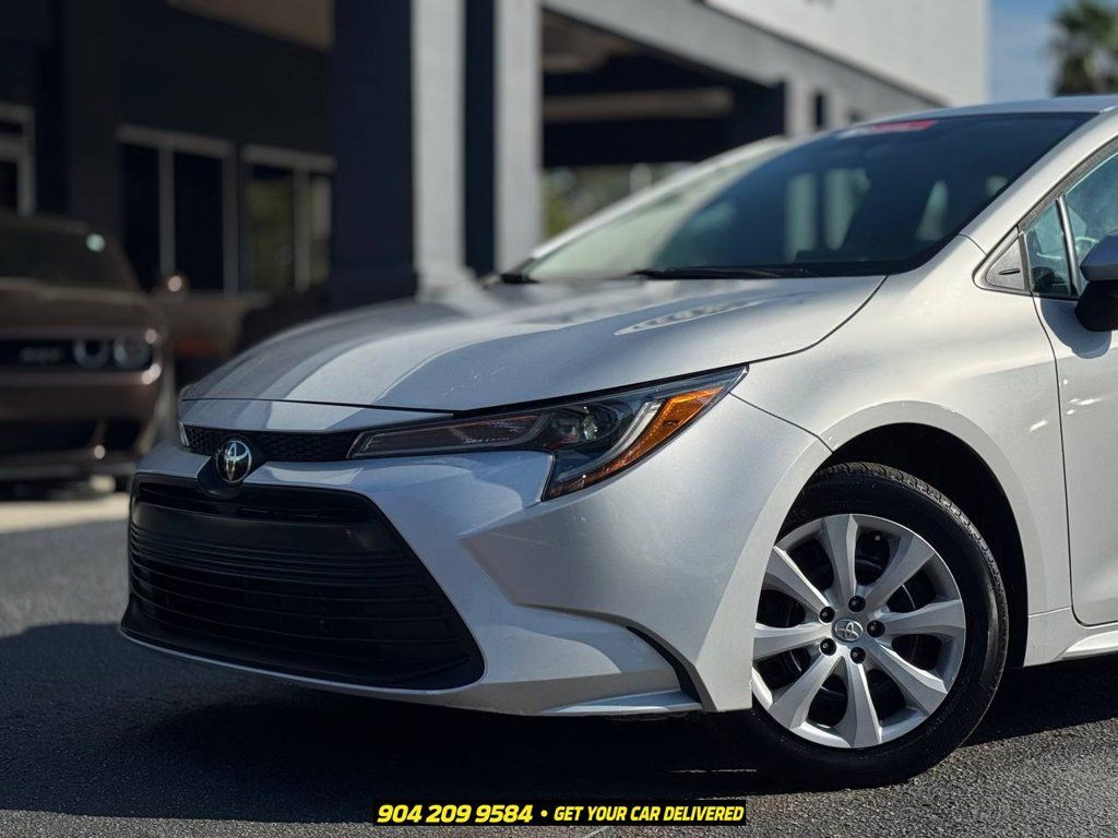 Used 2023 Toyota Corolla LE FWD image 2