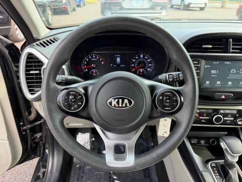 Used 2021 Kia Soul LX FWD image 18