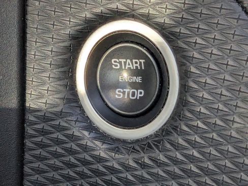 Used 2019 Land Rover Range Rover Velar S AWD/4WD image 24