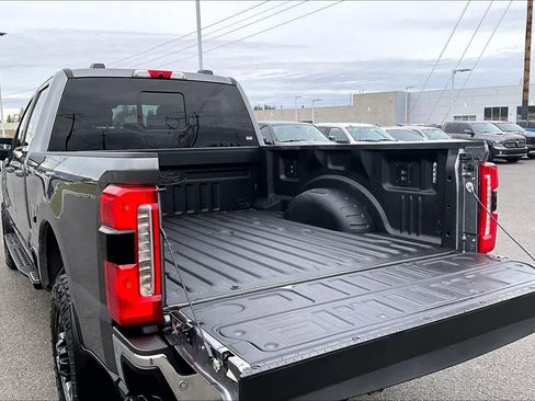 Used 2024 Ford F250 Lariat w/ Tremor Off-Road Package image 19