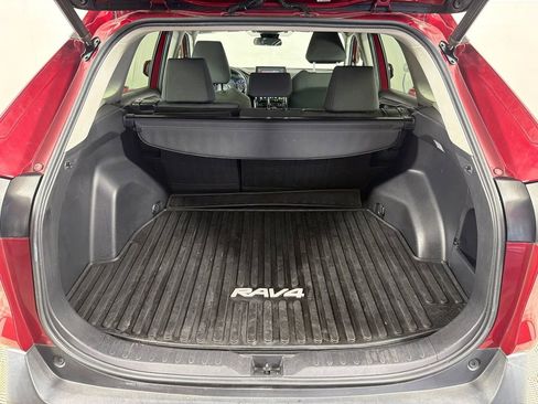 Used 2020 Toyota RAV4 XLE w/ Convenience Package AWD/4WD image 19
