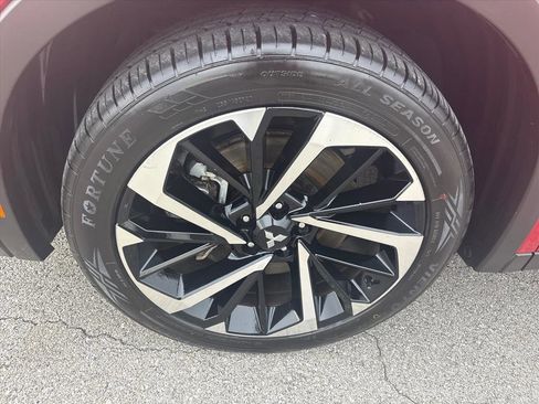 Used 2023 Mitsubishi Outlander SE image 15