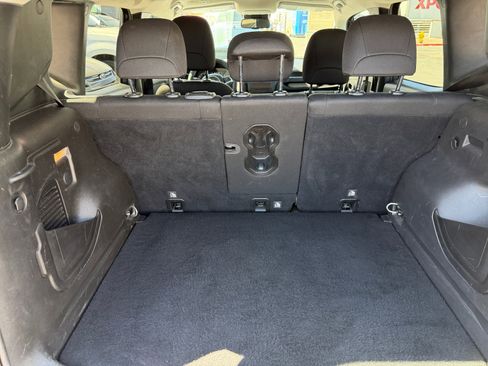 Used 2020 Jeep Renegade Latitude w/ Popular Equipment Group FWD image 16