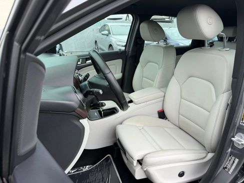Used 2017 Mercedes-Benz B 250e image 16