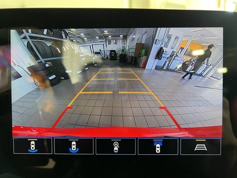 Used 2023 Chevrolet Corvette Stingray Premium Conv w/ Z51 Performance Package image 21