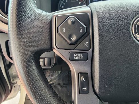 Used 2021 Toyota Tacoma TRD Off-Road w/ Technology Package AWD/4WD image 19