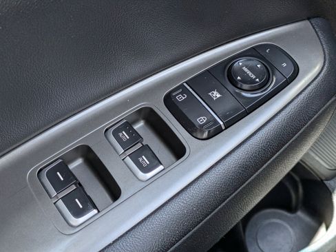 Used 2020 Kia Optima S FWD image 16