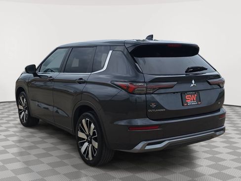 Used 2025 Mitsubishi Outlander SE AWD/4WD image 5