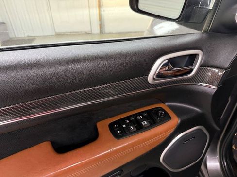 Used 2015 Jeep Grand Cherokee SRT AWD/4WD image 25